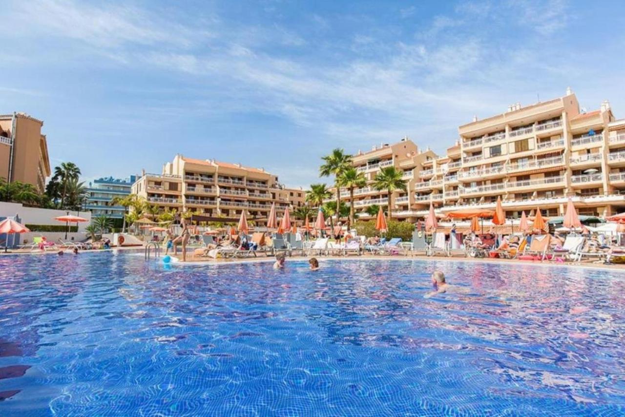 Two Bedroom Apartment In Beachfront Complex With Pool In Playa De Las Americas. Exterior foto